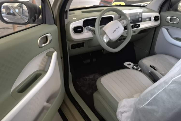 Used Geely Galaxy Panda 2025 210km Panda Rider Driver Seat