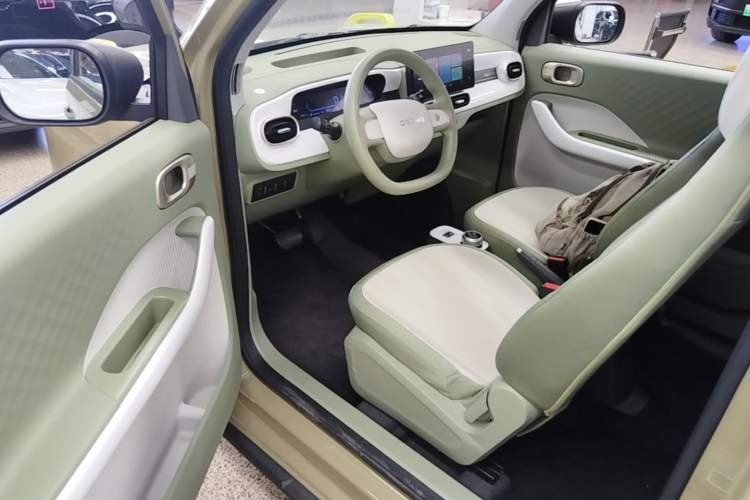 Used Geely Galaxy Panda 2025 210km Panda Rider Driver Seat