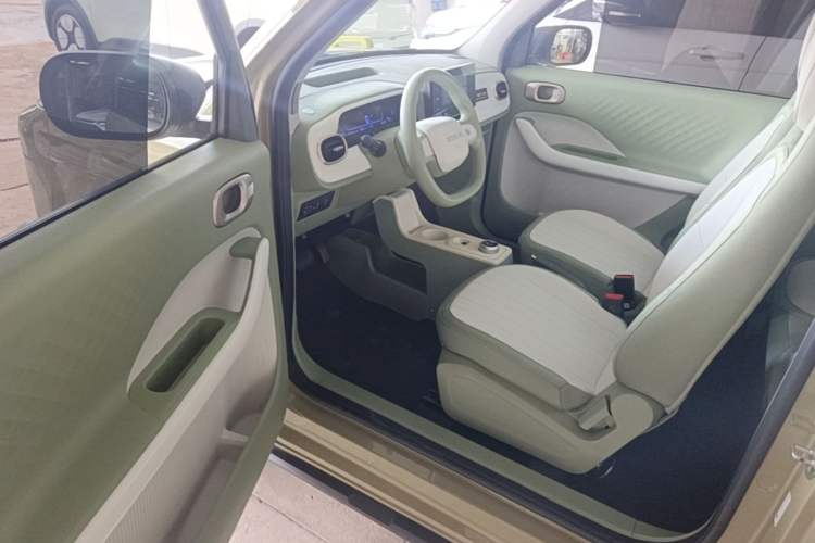 Used Geely Galaxy Panda 2025 210km Panda Rider Driver Seat