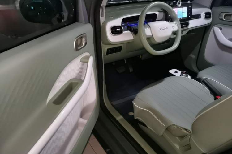 Used Geely Galaxy Panda 2025 210km Panda Rider Driver Seat