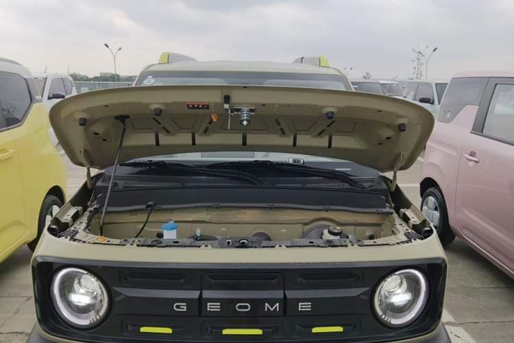 Used Geely Galaxy Panda 2025 210km Panda Rider Engine Bay