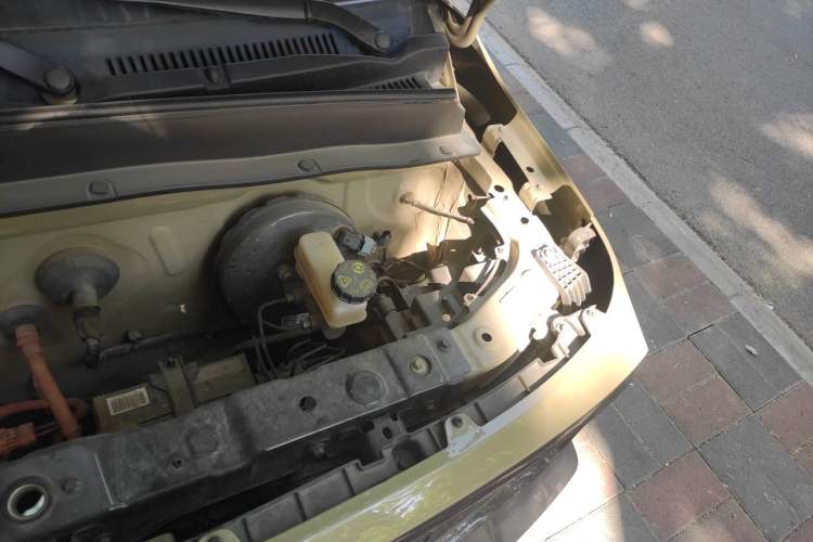 Used Geely Galaxy Panda 2025 210km Panda Rider Engine Bay Left