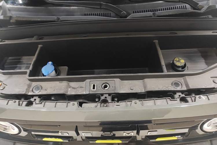 Used Geely Galaxy Panda 2025 210km Panda Rider Engine Bay