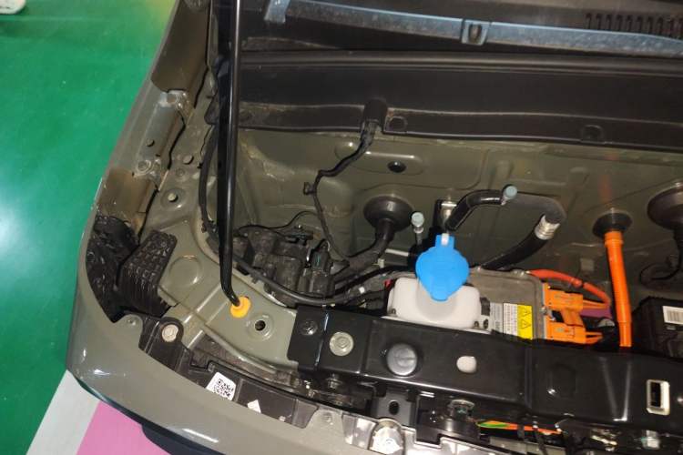 Used Geely Galaxy Panda 2025 210km Panda Rider Engine Bay Right
