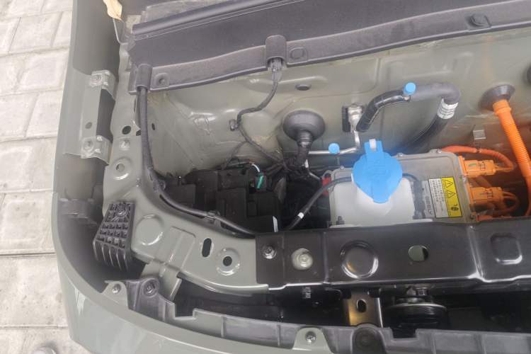 Used Geely Galaxy Panda 2025 210km Panda Rider Engine Bay Right