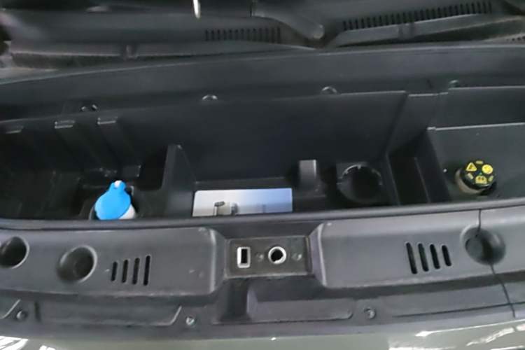 Used Geely Galaxy Panda 2025 210km Panda Kart Engine Bay