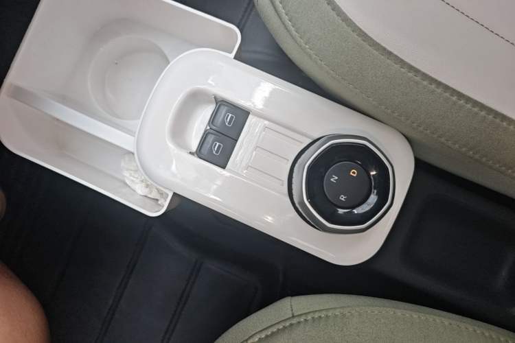 Used Geely Galaxy Panda 2025 210km Panda Rider Gear Lever
