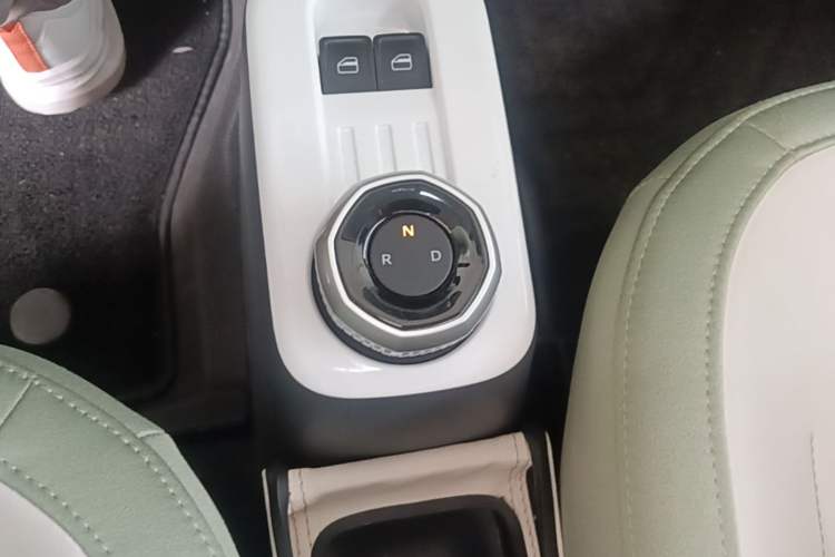 Used Geely Galaxy Panda 2025 210km Panda Rider Gear Lever