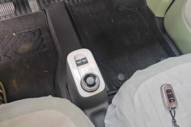 Used Geely Galaxy Panda 2025 210km Panda Rider Gear Lever