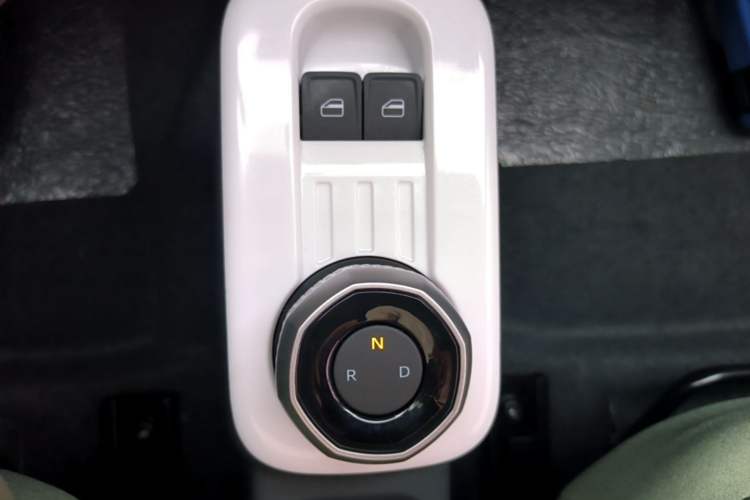 Used Geely Galaxy Panda 2025 210km Panda Rider Gear Lever
