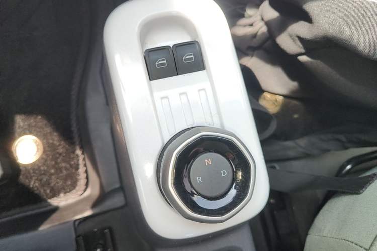 Used Geely Galaxy Panda 2025 210km Panda Rider Gear Lever