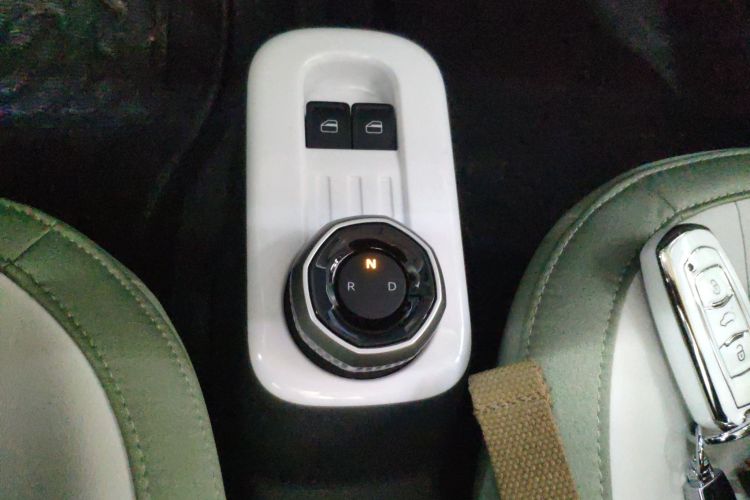 Used Geely Galaxy Panda 2025 210km Panda Rider Gear Lever