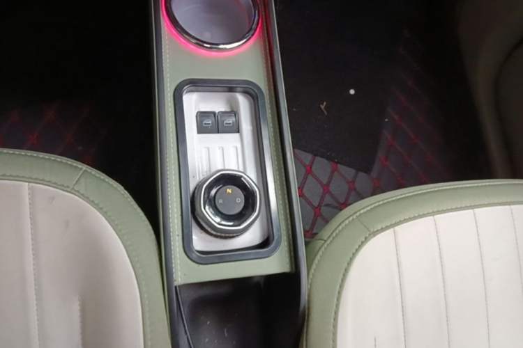 Used Geely Galaxy Panda 2025 210km Panda Rider Gear Lever