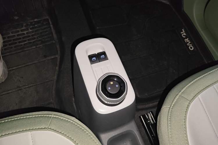 Used Geely Galaxy Panda 2025 210km Panda Rider Gear Lever