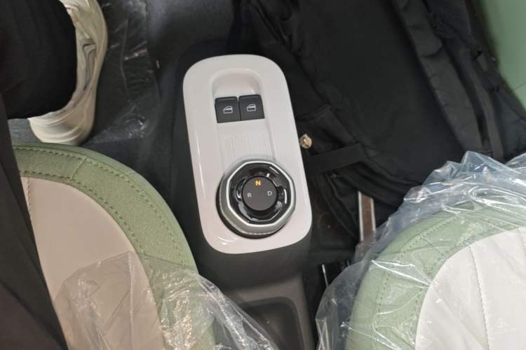 Used Geely Galaxy Panda 2025 210km Panda Rider Gear Lever