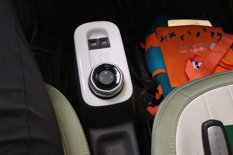 Used Geely Galaxy Panda 2025 210km Panda Rider Gear Lever