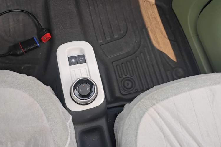 Used Geely Galaxy Panda 2025 210km Panda Rider Gear Lever