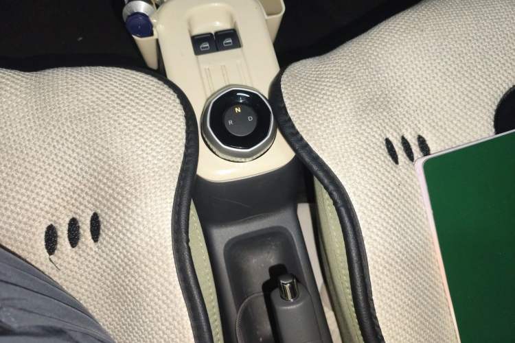 Used Geely Galaxy Panda 2025 210km Panda Rider Gear Lever