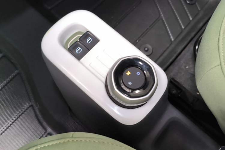 Used Geely Galaxy Panda 2025 210km Panda Rider Gear Lever