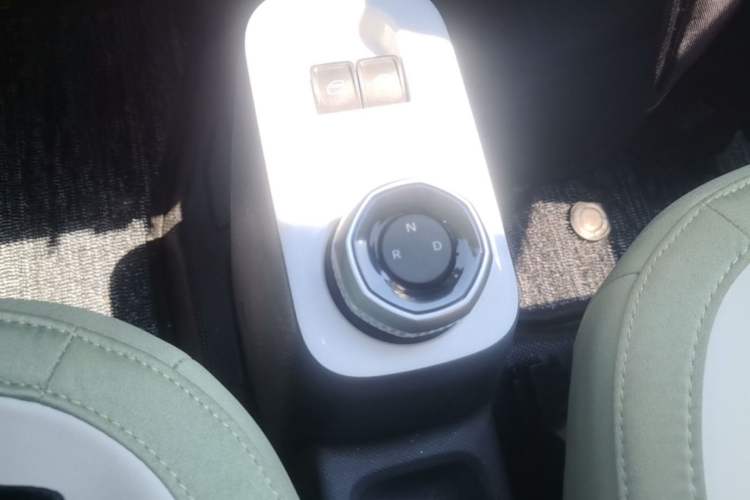Used Geely Galaxy Panda 2025 210km Panda Rider Gear Lever