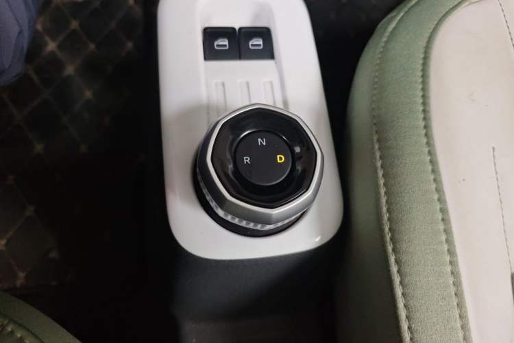 Used Geely Galaxy Panda 2025 210km Panda Rider Gear Lever