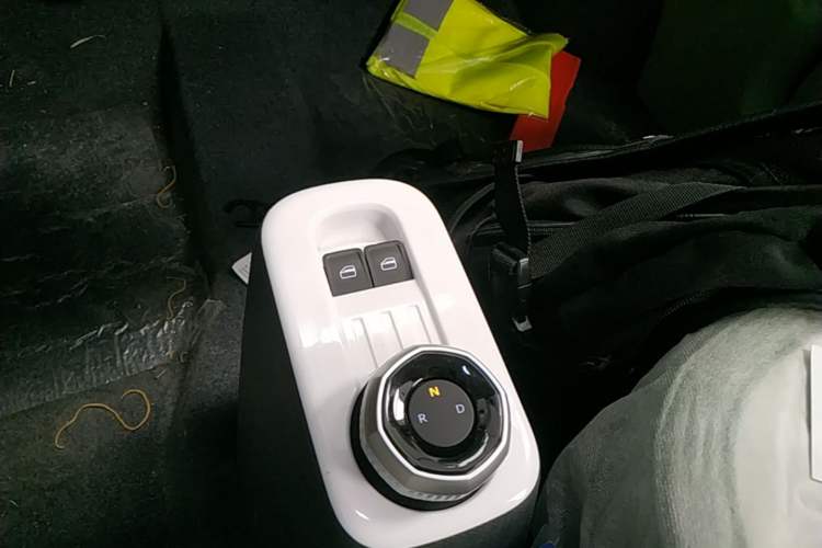 Used Geely Galaxy Panda 2025 210km Panda Rider Gear Lever