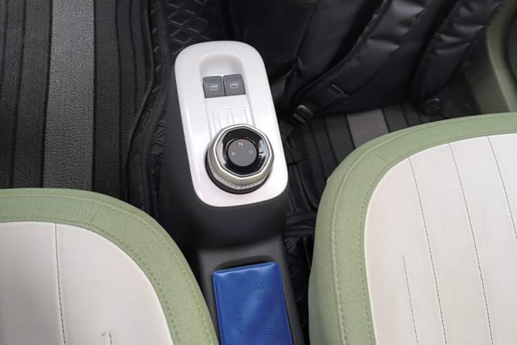 Used Geely Galaxy Panda 2025 210km Panda Rider Gear Lever