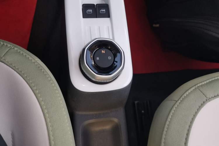 Used Geely Galaxy Panda 2025 210km Panda Rider Gear Lever