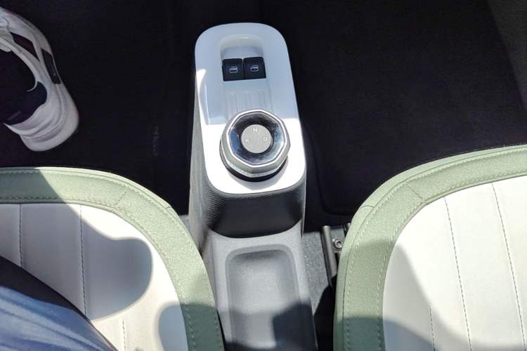 Used Geely Galaxy Panda 2025 210km Panda Rider Gear Lever
