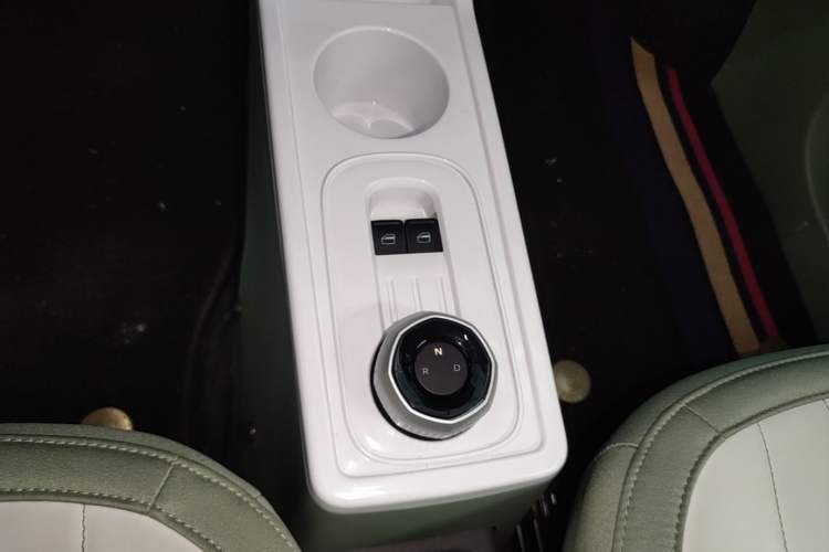 Used Geely Galaxy Panda 2025 210km Panda Rider Gear Lever