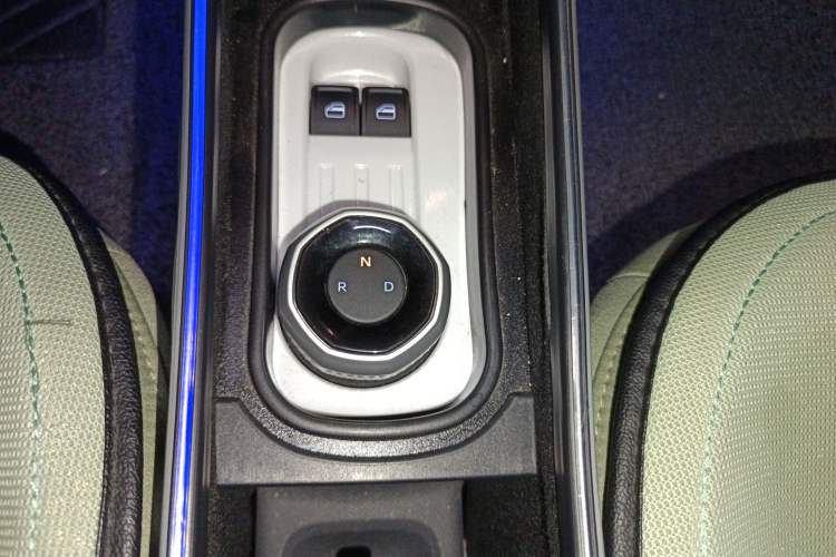 Used Geely Galaxy Panda 2025 210km Panda Rider Gear Lever