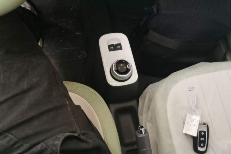 Used Geely Galaxy Panda 2025 210km Panda Rider Gear Lever