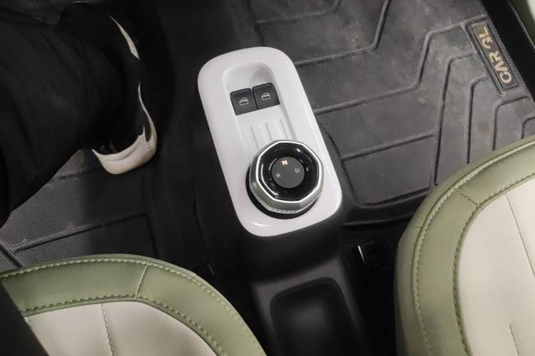 Used Geely Galaxy Panda 2025 210km Panda Rider Gear Lever