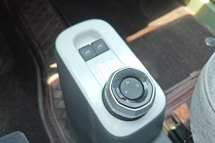 Used Geely Galaxy Panda 2025 210km Panda Rider Gear Lever