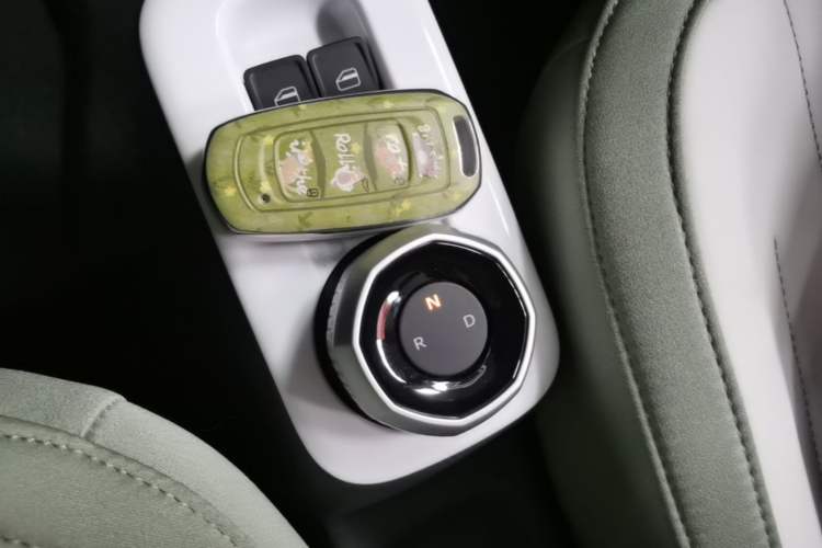 Used Geely Galaxy Panda 2025 210km Panda Rider Gear Lever
