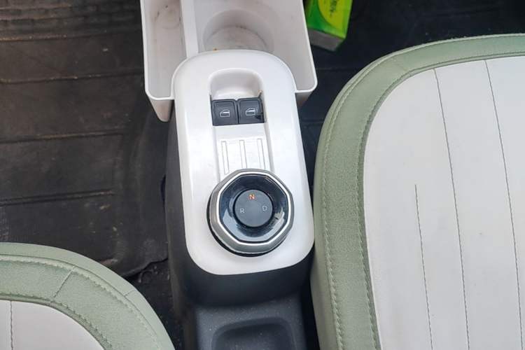 Used Geely Galaxy Panda 2025 210km Panda Rider Gear Lever