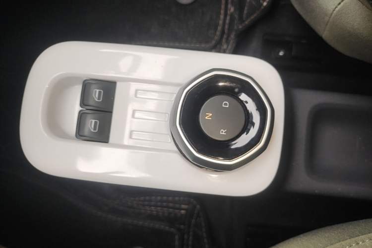 Used Geely Galaxy Panda 2025 210km Panda Rider Gear Lever