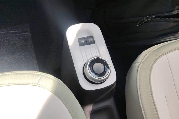 Used Geely Galaxy Panda 2025 210km Panda Rider Gear Lever