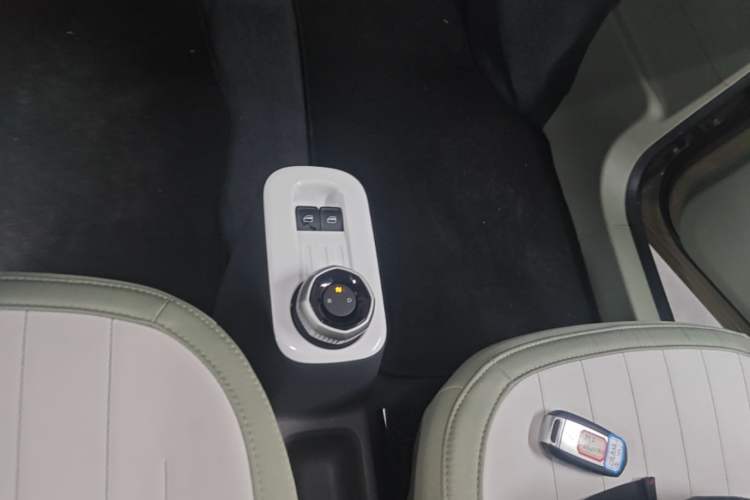 Used Geely Galaxy Panda 2025 210km Panda Rider Gear Lever