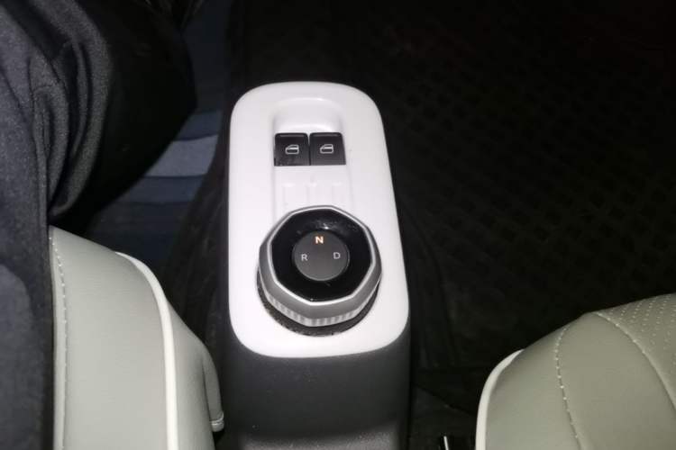 Used Geely Galaxy Panda 2025 210km Panda Rider Gear Lever