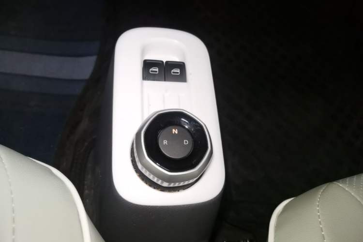 Used Geely Galaxy Panda 2025 210km Panda Rider Gear Lever