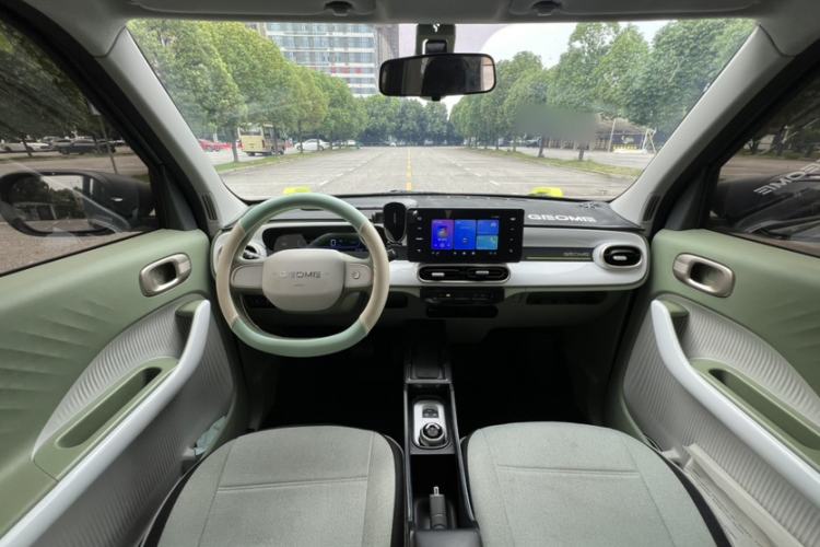 Used Geely Galaxy Panda 2025 210km Panda Rider Interior 2