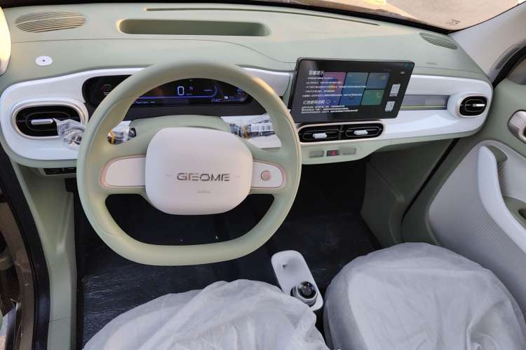 Used Geely Galaxy Panda 2025 210km Panda Rider Interior 2