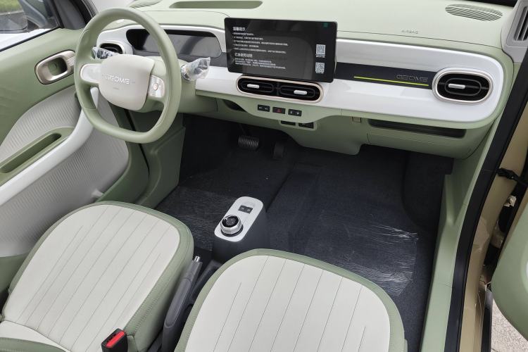 Used Geely Galaxy Panda 2025 210km Panda Rider Interior 2