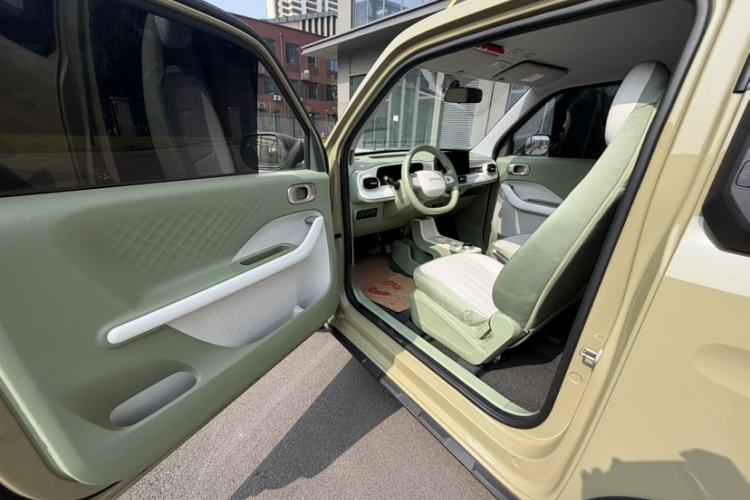 Used Geely Galaxy Panda 2025 210km Panda Rider Interior 6
