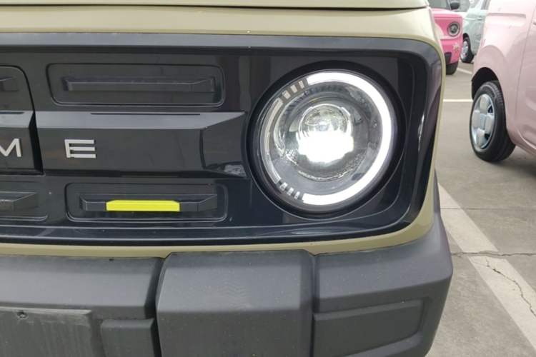 Used Geely Galaxy Panda 2025 210km Panda Rider Left Front Headlight