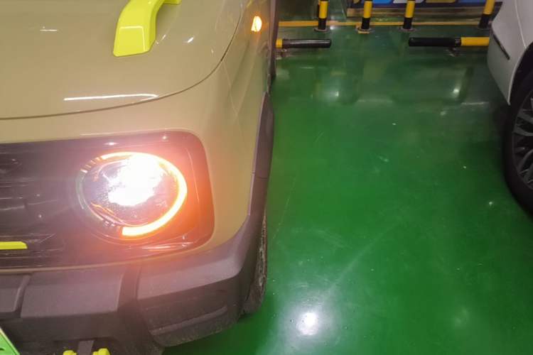 Used Geely Galaxy Panda 2025 210km Panda Rider Left Front Headlight