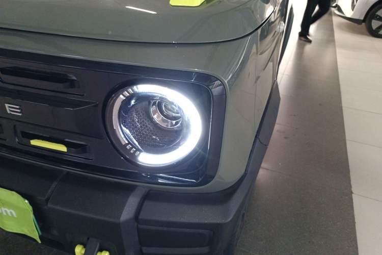 Used Geely Galaxy Panda 2025 210km Panda Rider Left Front Headlight