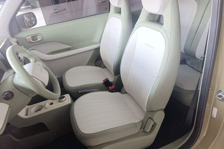 Used Geely Galaxy Panda 2025 210km Panda Rider Left Front Seat