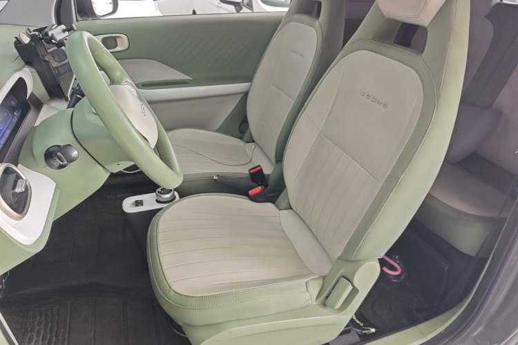 Used Geely Galaxy Panda 2025 210km Panda Rider Left Front Seat